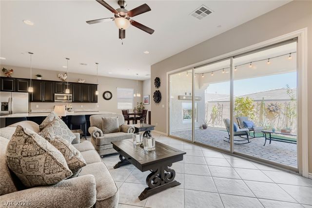 492 Heritage Bridge Avenue, Henderson, NV 89011