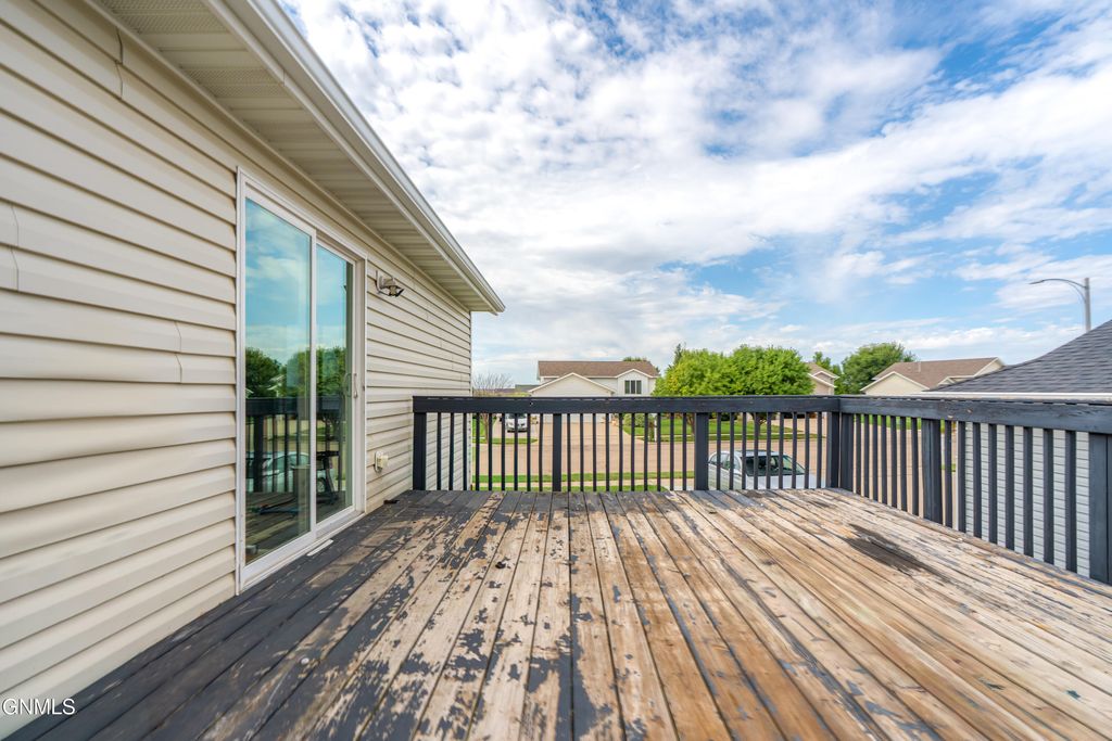 3008 Belgian Bend SE, Mandan, ND 58554 photo 5