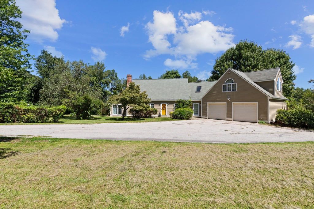 Image 1 of property listing at 245 Main Avenue, South Hampton, NH 03287