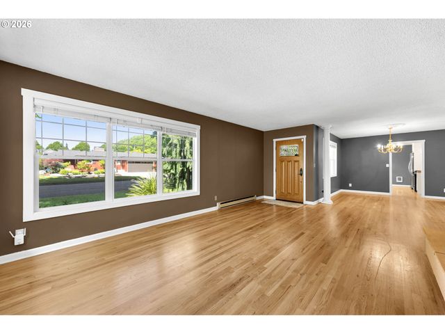 2251 LOUISIANA St, Longview, WA 98632