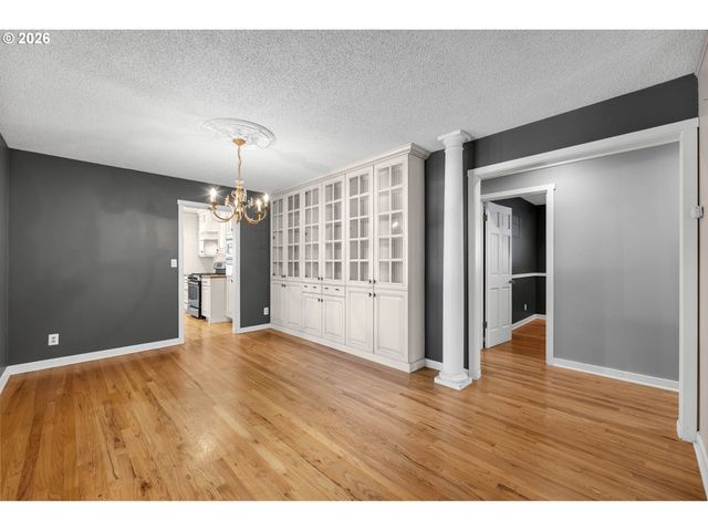 2251 LOUISIANA St, Longview, WA 98632