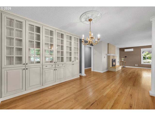 2251 LOUISIANA St, Longview, WA 98632