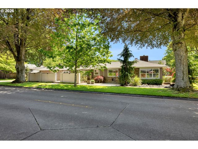 2251 LOUISIANA St, Longview, WA 98632