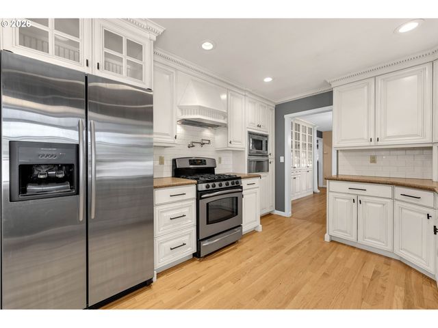 2251 LOUISIANA St, Longview, WA 98632
