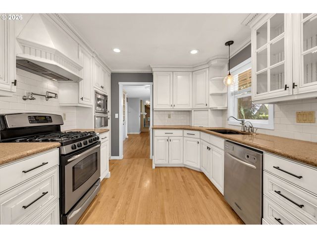 2251 LOUISIANA St, Longview, WA 98632