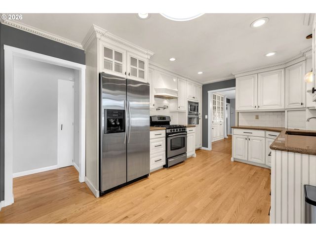 2251 LOUISIANA St, Longview, WA 98632