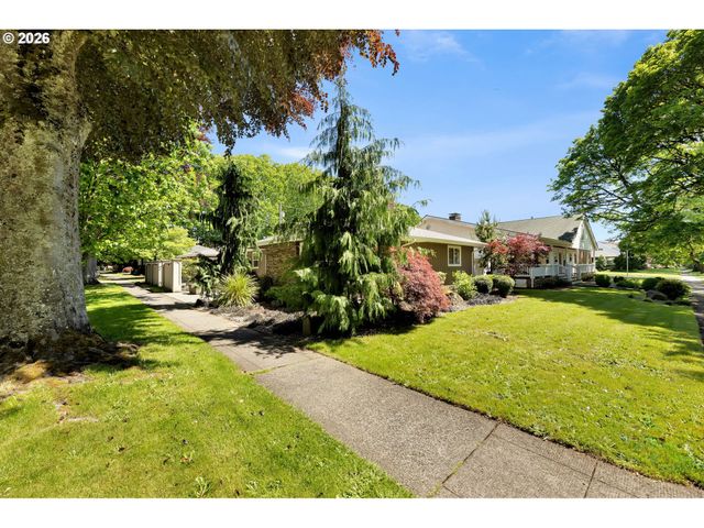 2251 LOUISIANA St, Longview, WA 98632