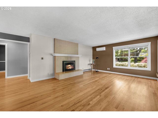 2251 LOUISIANA St, Longview, WA 98632