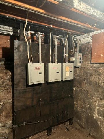 462 15Th Ave, Paterson City, NJ 07504