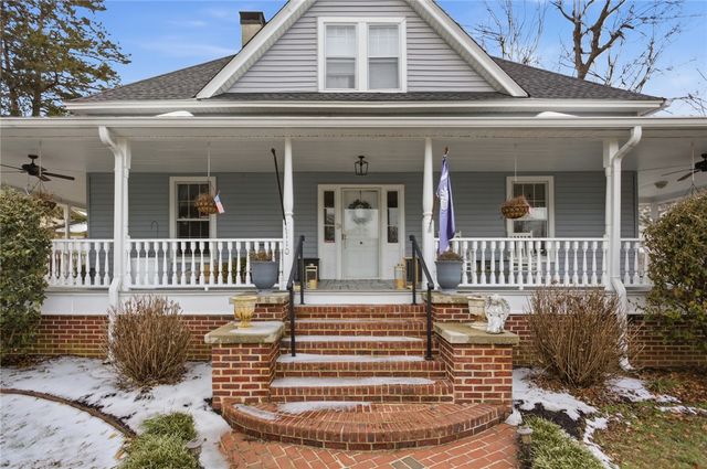 110 S Fairplay Street, Seneca, SC 29678