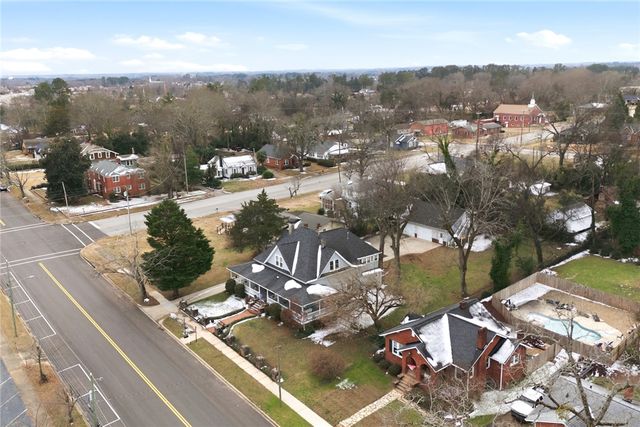 110 S Fairplay Street, Seneca, SC 29678