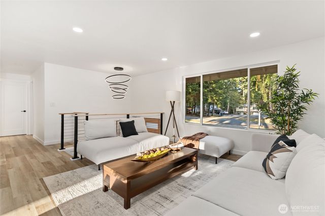 6018 190th Avenue Ct E, Lake Tapps, WA 98391