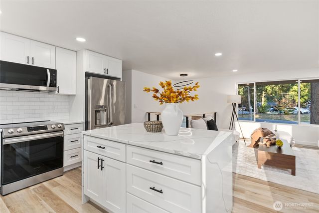 6018 190th Avenue Ct E, Lake Tapps, WA 98391