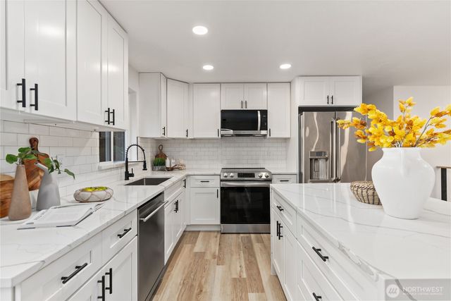 6018 190th Avenue Ct E, Lake Tapps, WA 98391