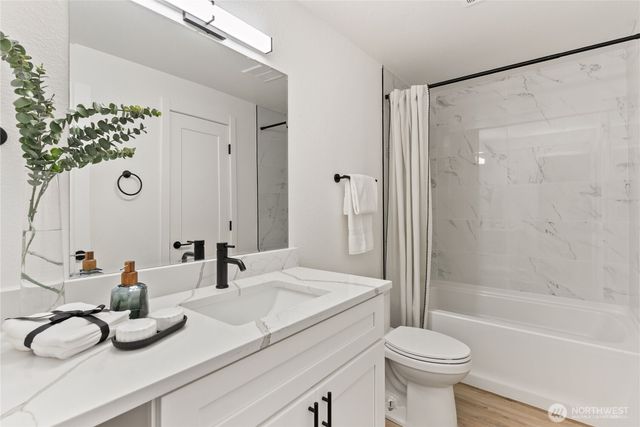 6018 190th Avenue Ct E, Lake Tapps, WA 98391