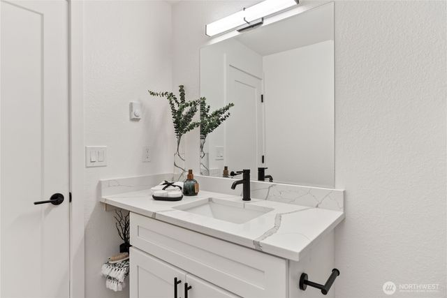 6018 190th Avenue Ct E, Lake Tapps, WA 98391