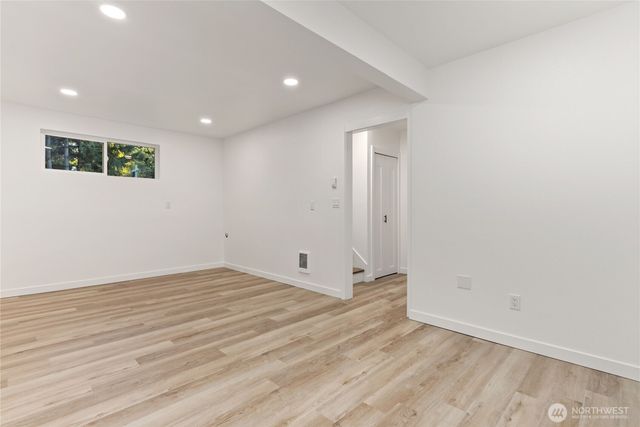 6018 190th Avenue Ct E, Lake Tapps, WA 98391