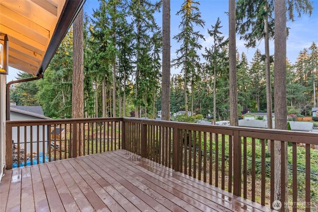 6018 190th Avenue Ct E, Lake Tapps, WA 98391