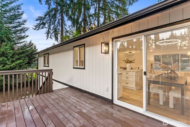 6018 190th Avenue Ct E, Lake Tapps, WA 98391