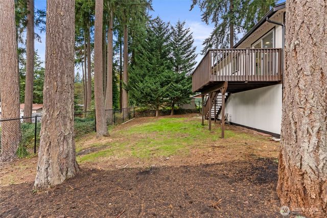 6018 190th Avenue Ct E, Lake Tapps, WA 98391