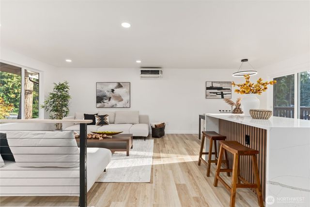 6018 190th Avenue Ct E, Lake Tapps, WA 98391