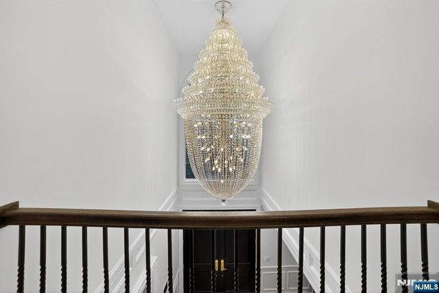 1096 Briar Way, Fort Lee, NJ 07024