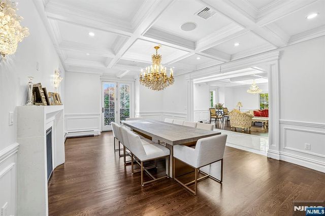 1096 Briar Way, Fort Lee, NJ 07024