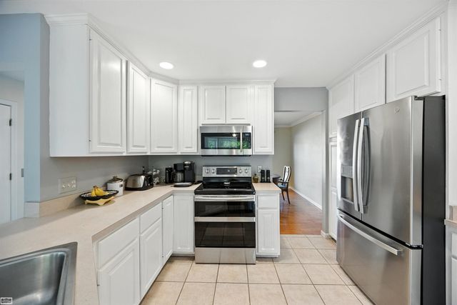 42680 Chippewa Drive, Clinton Twp, MI 48038