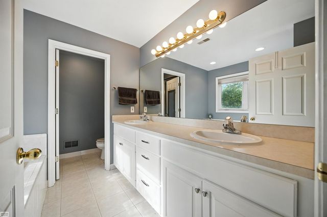 42680 Chippewa Drive, Clinton Twp, MI 48038