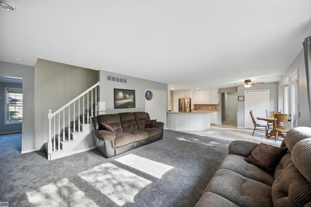 42680 Chippewa Drive, Clinton Twp, MI 48038