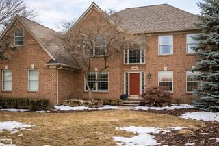 42680 Chippewa Drive, Clinton Twp, MI 48038