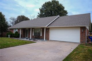 615 Honeysuckle Street, Lowell, AR 72745