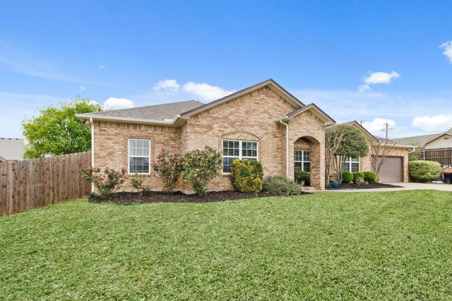 5624 Thoms Court, Fort Worth, TX 76126