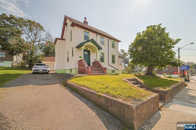 334 Broad Avenue, Ridgefield, NJ 07657