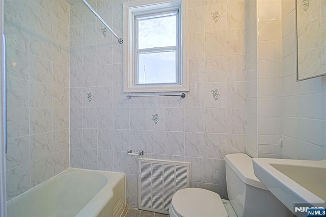 334 Broad Avenue, Ridgefield, NJ 07657