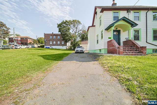 334 Broad Avenue, Ridgefield, NJ 07657
