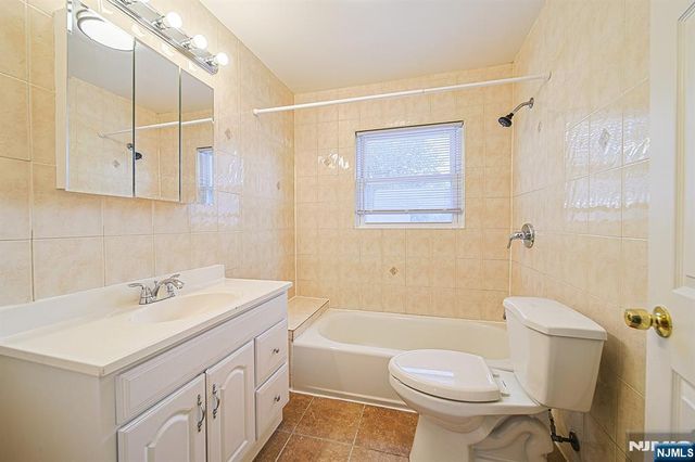 334 Broad Avenue, Ridgefield, NJ 07657