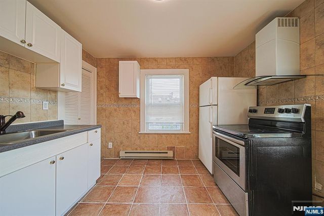 334 Broad Avenue, Ridgefield, NJ 07657