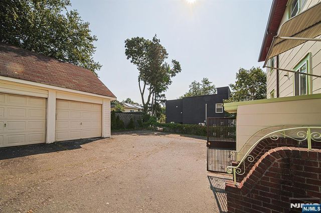 334 Broad Avenue, Ridgefield, NJ 07657