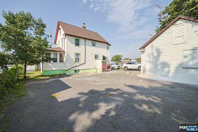 334 Broad Avenue, Ridgefield, NJ 07657