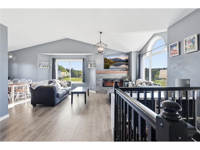 672 Laurie Lane, Hudson, WI 54016