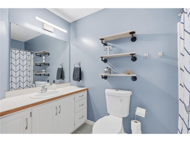 672 Laurie Lane, Hudson, WI 54016
