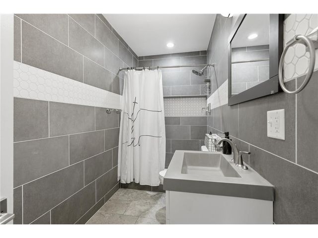 672 Laurie Lane, Hudson, WI 54016
