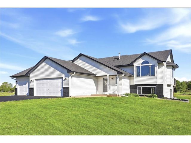 672 Laurie Lane, Hudson, WI 54016