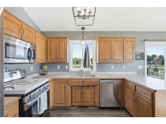 672 Laurie Lane, Hudson, WI 54016