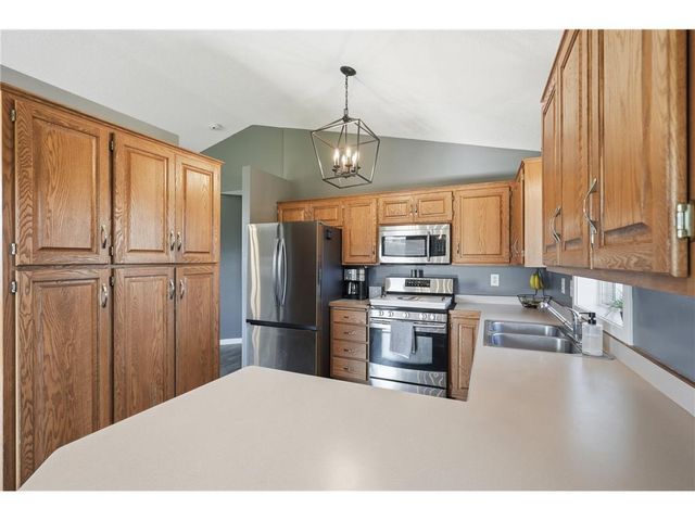 672 Laurie Lane, Hudson, WI 54016
