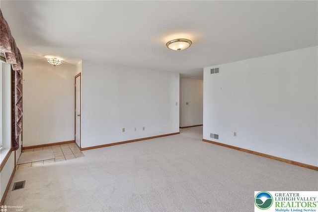 1927 Vintage Road, Bethlehem Twp, PA 18045