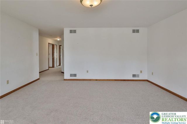 1927 Vintage Road, Bethlehem Twp, PA 18045