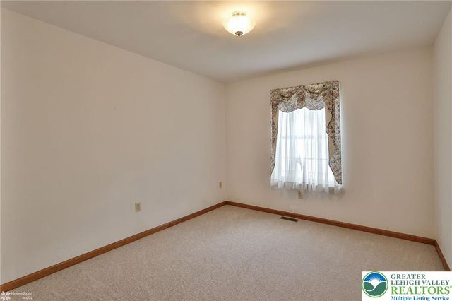 1927 Vintage Road, Bethlehem Twp, PA 18045