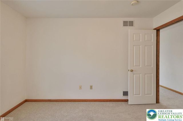 1927 Vintage Road, Bethlehem Twp, PA 18045